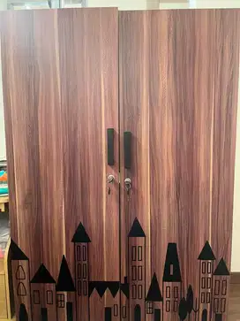 Lemari baju minimalis
