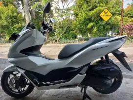 (DP 1 Jt)‼️ Honda PCX 160 CBS Putih 2023 Cash, Kredit & Tukar Tambah