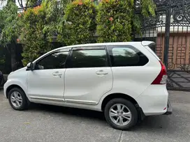 TOYOTA AVANZA G MT 2012 1.5 PUTIH