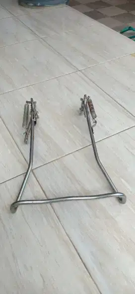 Standar dobel sepeda jengki