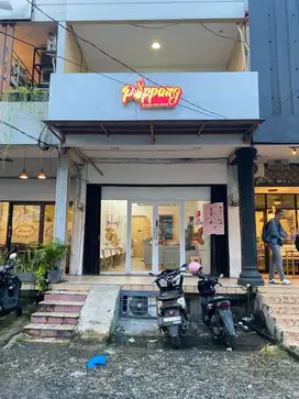 Ruko siap pakai, cocok untuk segala jenis usaha.Ramai strategis