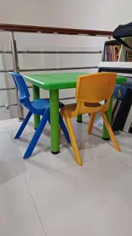 Meja dan Kursi Belajar Yaris