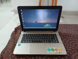 Dijual Laptop Asus X441S Bekas - SSD cepat + Bonus tas laptop!