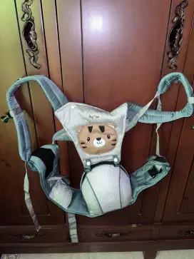 Gendongan bayi masih baru