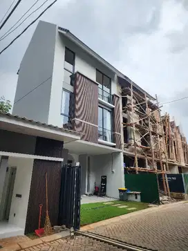 Town House cantik lebak bulus jakarta selatan