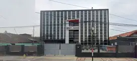 Gedung 4 Lantai Bagus Dan Mewah Disewakan, Lokasi Strategis