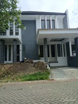 Disewakan Rumah Murah 2lt Hook Di Royal Park Citraland Surabaya Barat