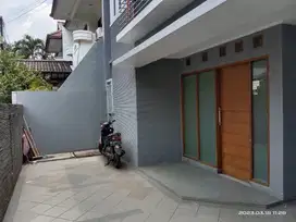 Rumah Bagus Minimalis di Kawasan Tebet Jakarta Selatan