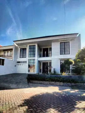 RUMAH CITRALAND 2 LANTAI, AMERICAN MODERN, MINIMALIS