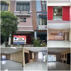 Disewakan Ruko Juanda 3 Lantai