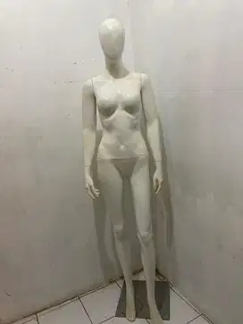 Patung Baju Manekin