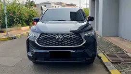 Toyota Zenix 2.0 V CVT Bensin AT Hitam NIK 2024 Like New Low Km Record