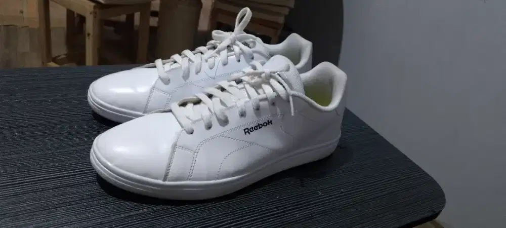 Sepatu Reebok classic putih Original with Box UK 44