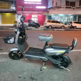 SEPEDA LISTRIK SEVENBOT M10 SILVER
