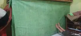Dijual meja baja ringan, tatakan atas triplek.