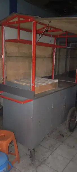 Roda minuman dorong