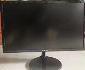 Layar Samsung LED 22 inch. Type : S22F350FH. Original