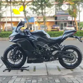 KAWASAKI ZX25R NON ABS HITAM 2023 KM 4K PAJAK HIDUP NO MINUS