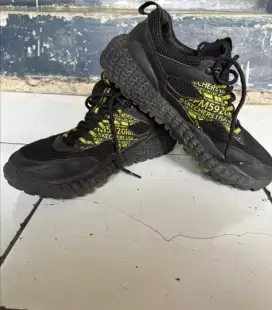 Sepatu Skechers Monster original