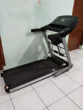 Bismillah dijual treadmill elektrik ireborn aires kondisi noremal