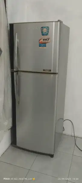 Kulkas Toshiba 2 pintu