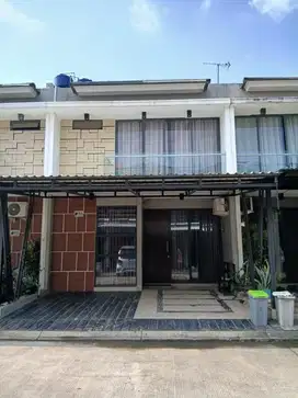 DISEWAKAN RUMAH 2 LANTAI 15 MENIT KE SUMARECON