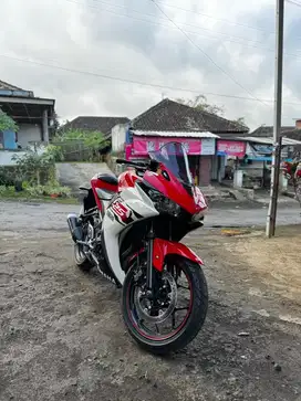 [Like New] Yamaha R25 2014 istimewa low odo