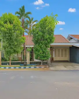 Rumah Kos Medokan Asri Aktif • Furnished • Carport • Garasi