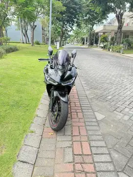 Yamaha R25 black 2017