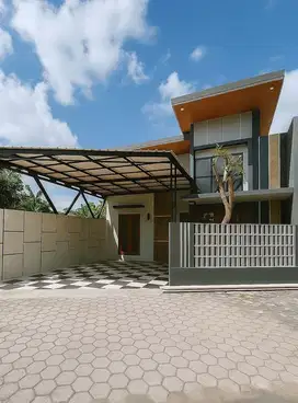 Rumah 2 lantai Mezanin Dalam Perumahan Jakal km 13