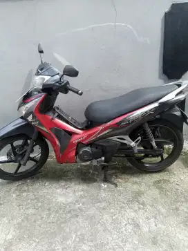 Honda.  Supra x.  125.  helm in  th. 2012