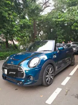 Minicooper S sidewalk edition
