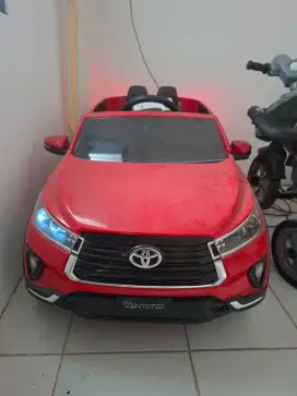 MOBIL AKI INNOVA VENTURER