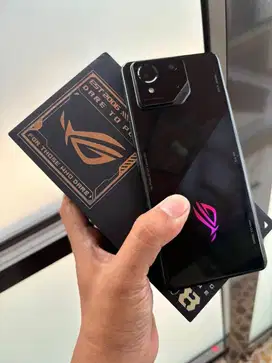 ROG Phone 8 12/256GB Garansi Resmi Indonesia