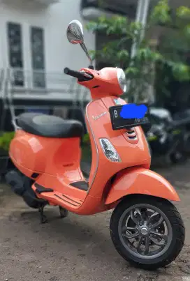 Dijual Vespa LX125 super premium (NEGO)