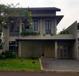Dijual Rumah Baru Bangun, Perum Lippo Karawaci Central, Ada Pool