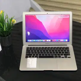 Macbook Air 2017 13inch, Core i5 Ram 8GB SSD256GB MULUS GRADE A   Z-WC