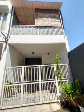 Rumah Furnished SHM Terenovasi Wiyung, Surabaya