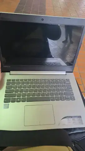 Laptop merk Lenovo Ideapad core i3
