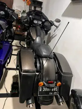 Harley Davidson Road Glide 2022 matte grey