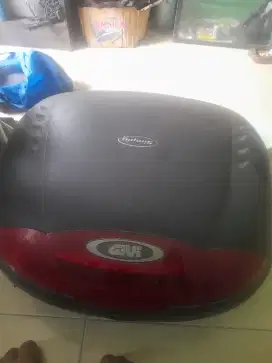 Box givi ukuran besar