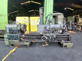 Mesin Bubut HOWA type STRONG 2000 Jepang Rekondisi