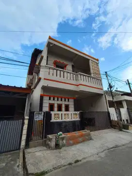 Dijual Rumah 2 lantai Full Renov Siap Huni di Taman Wisma Asri 2 Bks