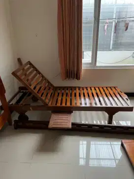 Kursi santai kolam renang jati