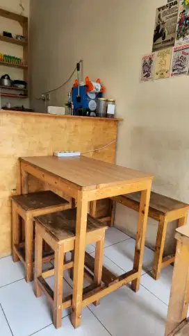 Set Perlengkapan Meja Kursi Etalase Untuk Warkop, Kedai & Coffee Shop