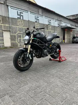 Ducati Monster 1100 EVO Hitam 2014