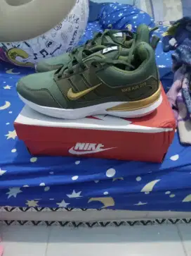 Jual sepatu karena bu