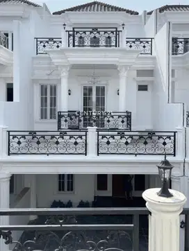 Rumah Terbaru Dengan Gaya Modern Klasik Mewah Jakarta Selatan