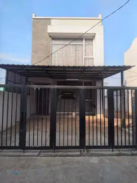 Disewakan Rumah 2 Lantai Bagus Luas Semi Furnished SHM di Pamulang