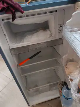 Di jual kulkas 1 pintu msih bgus kinclong,dan dingin d jamin